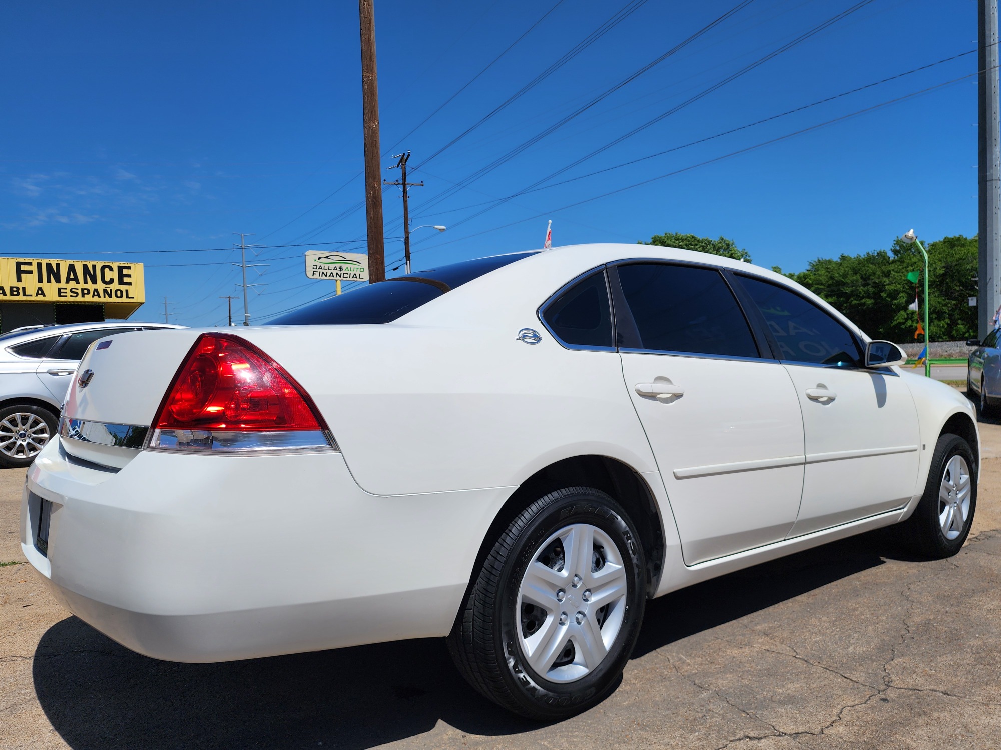 2006 WHITE Chevrolet Impala (2G1WB58K069) , located at 2660 S.Garland Avenue, Garland, TX, 75041, (469) 298-3118, 32.885387, -96.656776 - Photo #3